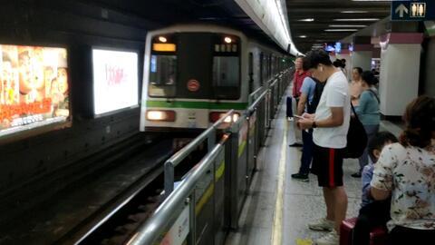 娱乐吃瓜酱上海地铁,娱乐吃瓜酱带你探秘都市生活百态