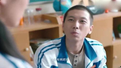 娱乐吃瓜酱男生一包烟